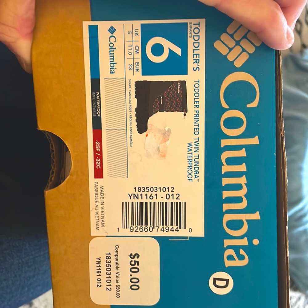 Columbia toddler boots size 6
